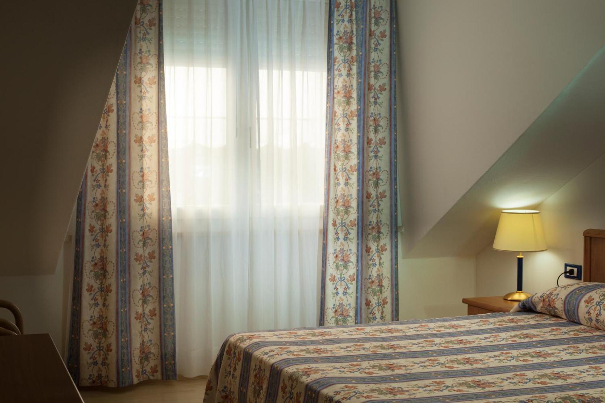 Hotel Caracas Lignano Sabbiadoro Quarto foto